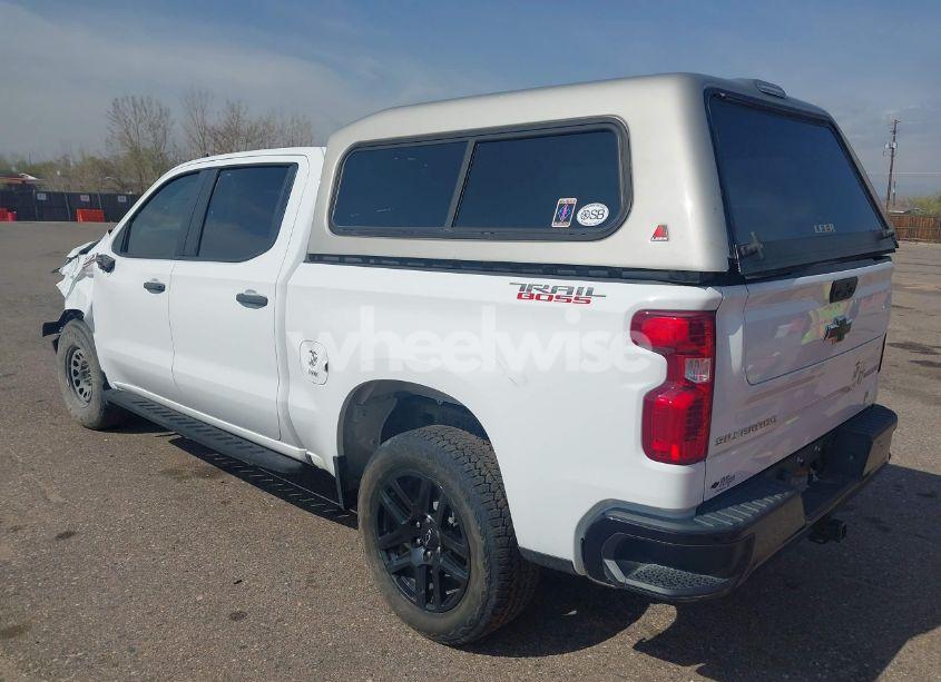 Photo 3 of 2022 Chevrolet Silverado 1500 4WD SHORT BED CUSTOM TRAIL BOSS (VIN 3GCPDCEK7NG583197)