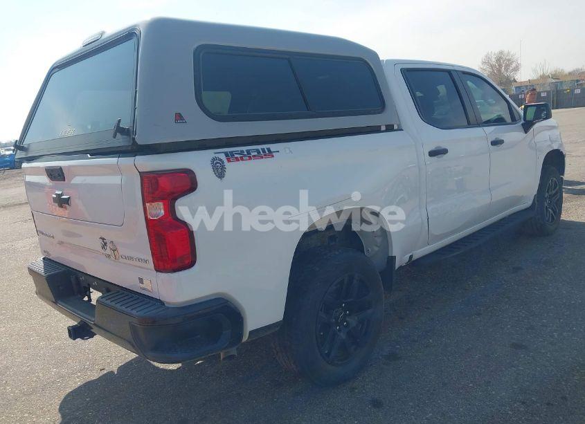 Photo 4 of 2022 Chevrolet Silverado 1500 4WD SHORT BED CUSTOM TRAIL BOSS (VIN 3GCPDCEK7NG583197)