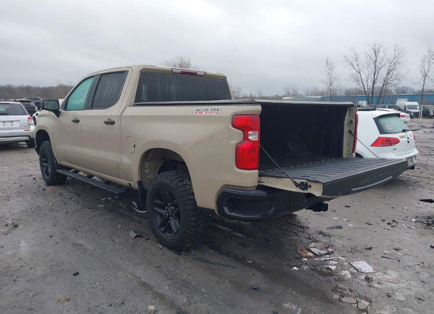 Photo 3 of 2022 Chevrolet Silverado 1500 4WD SHORT BED CUSTOM TRAIL BOSS (VIN 3GCPDCEK8NG636537)