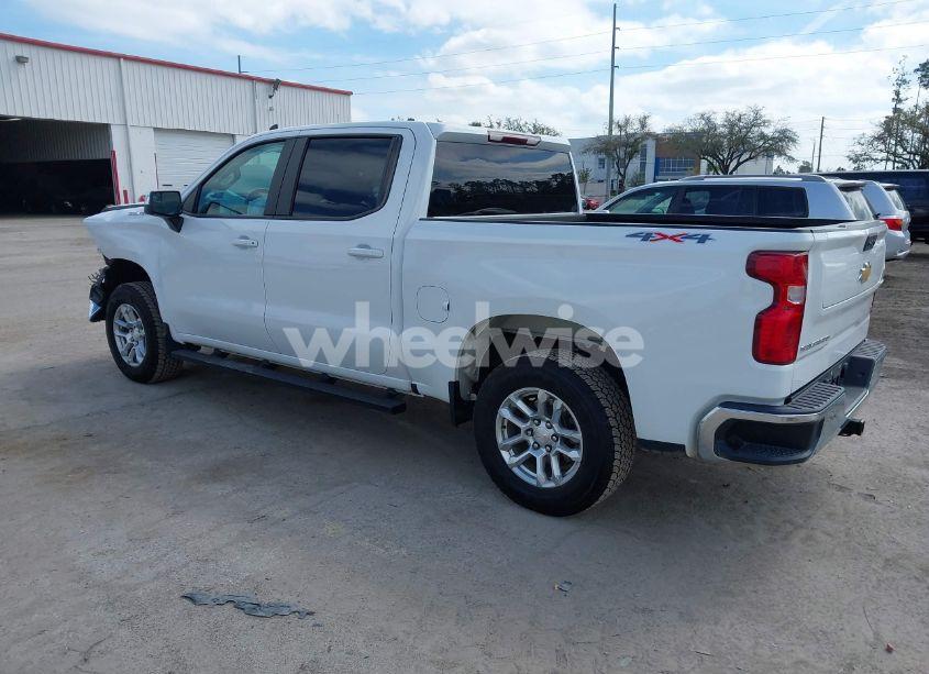 Photo 3 of 2022 Chevrolet Silverado 1500 4WD STANDARD BED LT (VIN 3GCPDDEK0NG500540)