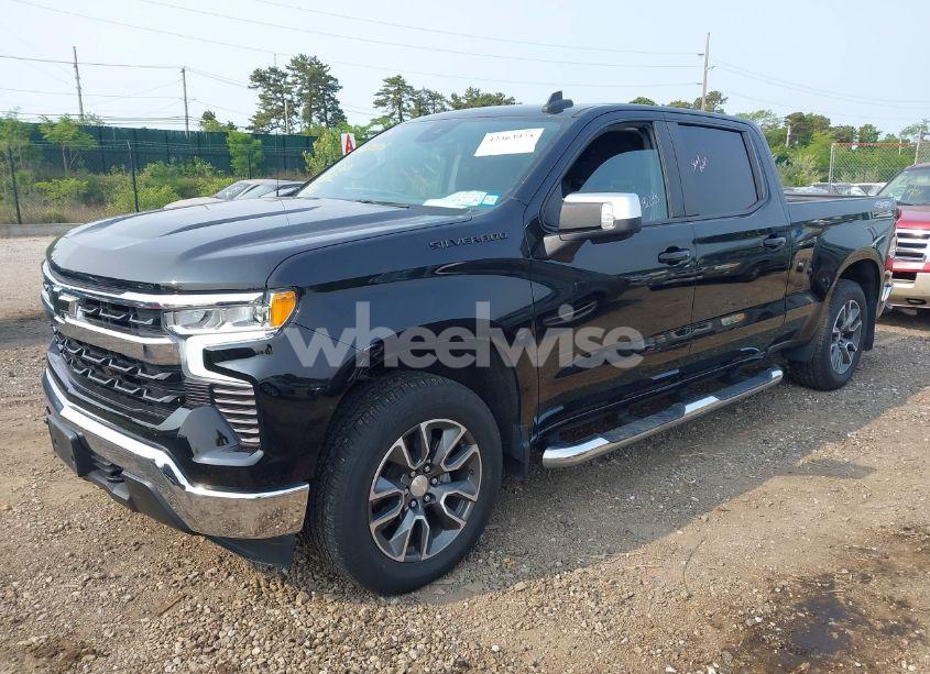 Photo 2 of 2022 Chevrolet Silverado 1500 4WD STANDARD BED LT (VIN 3GCPDDEK9NG604394)