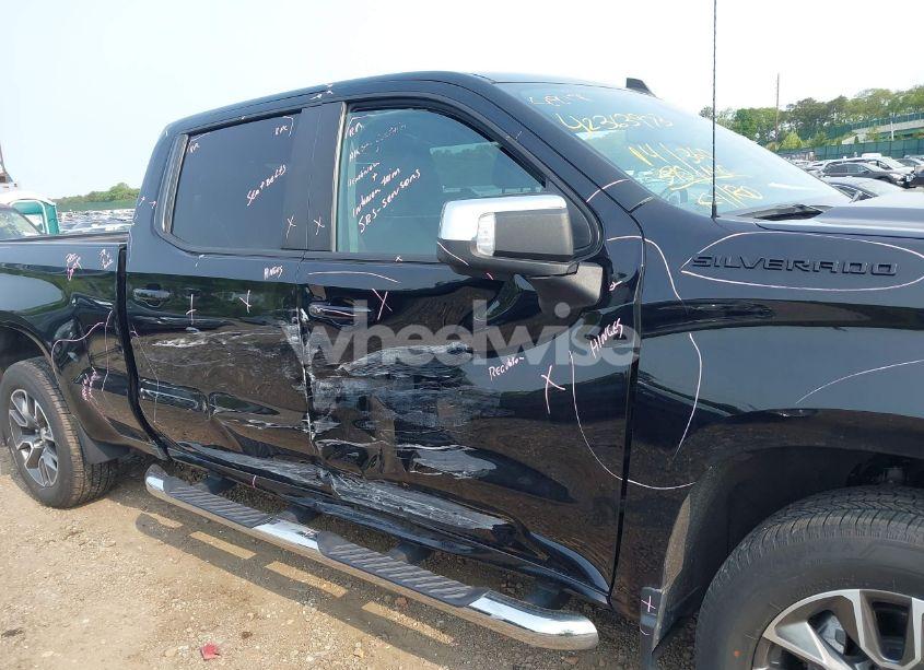 Photo 6 of 2022 Chevrolet Silverado 1500 4WD STANDARD BED LT (VIN 3GCPDDEK9NG604394)