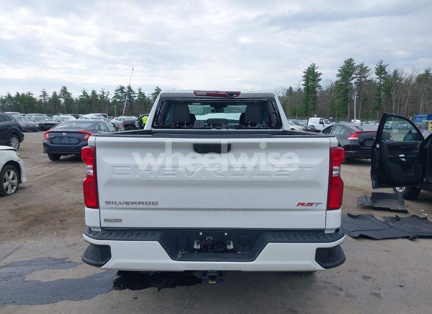 Photo 17 of 2024 Chevrolet Silverado 1500 4WD SHORT BED RST (VIN 3GCPDEEK8RG353931)