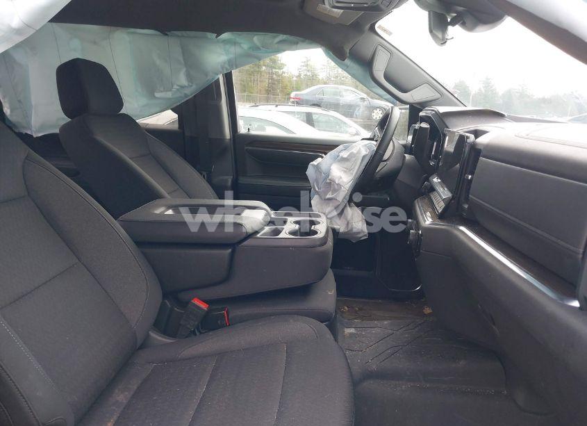 Photo 5 of 2024 Chevrolet Silverado 1500 4WD SHORT BED RST (VIN 3GCPDEEK8RG353931)