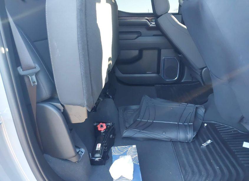 Photo 8 of 2024 Chevrolet Silverado 1500 4WD SHORT BED LT WITH 2FL (VIN 3GCPDKEK1RG181711)