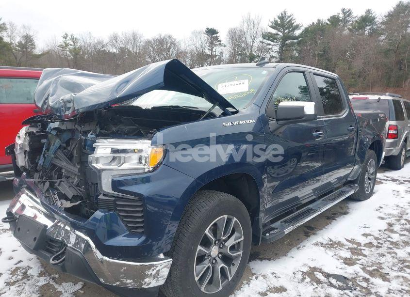 Photo 2 of 2022 Chevrolet Silverado 1500 4WD SHORT BED LT WITH 2FL (VIN 3GCPDKEK4NG621012)