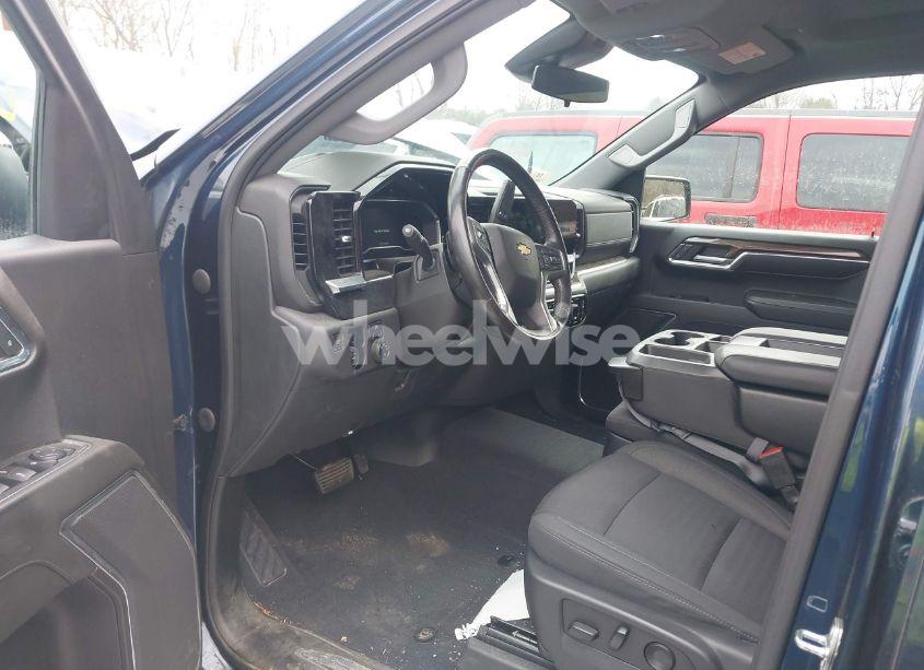 Photo 5 of 2022 Chevrolet Silverado 1500 4WD SHORT BED LT WITH 2FL (VIN 3GCPDKEK4NG621012)