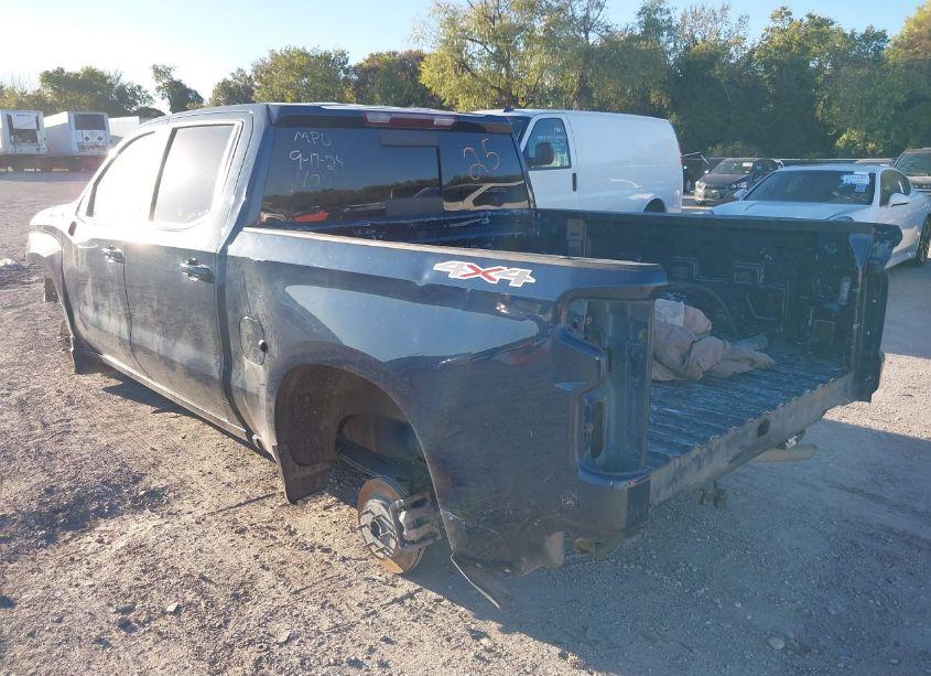 Photo 3 of 2023 Chevrolet Silverado 1500 4WD SHORT BED LT WITH 2FL (VIN 3GCPDKEK6PG246064)