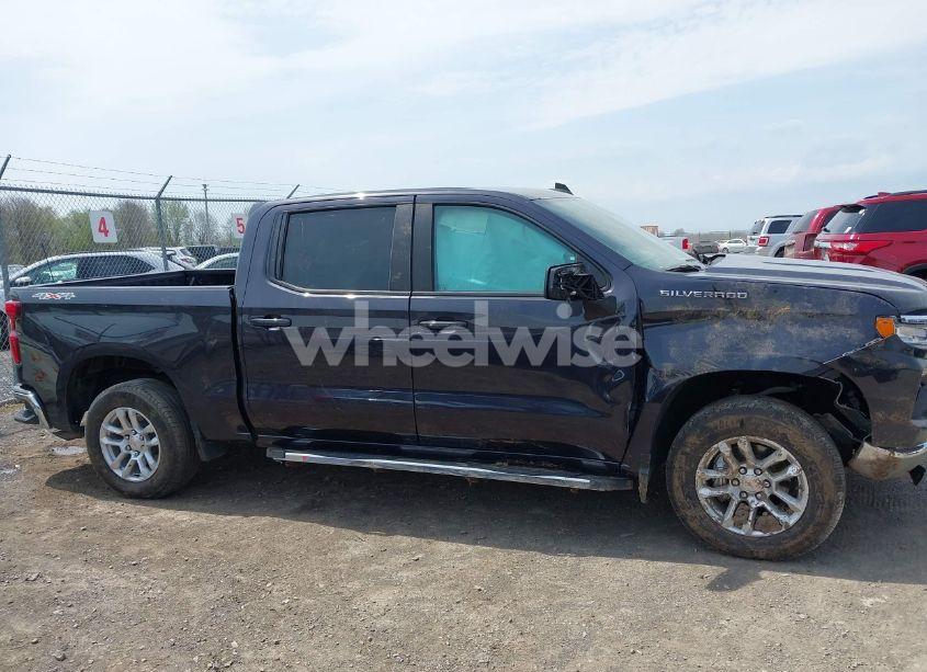 Photo 13 of 2023 Chevrolet Silverado 1500 4WD SHORT BED LT WITH 2FL (VIN 3GCPDKEK8PG260418)