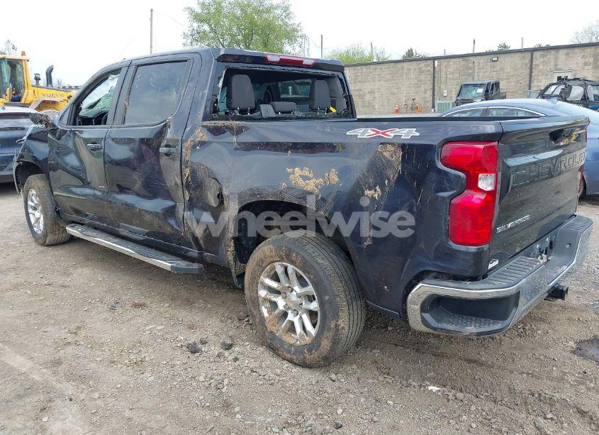 Photo 3 of 2023 Chevrolet Silverado 1500 4WD SHORT BED LT WITH 2FL (VIN 3GCPDKEK8PG260418)