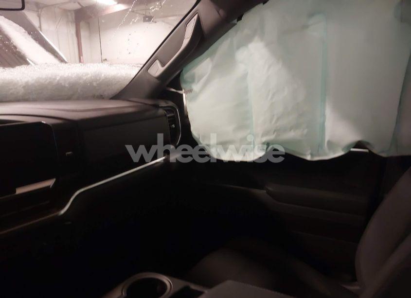 Photo 5 of 2024 Chevrolet Silverado 1500 4WD SHORT BED LT WITH 2FL (VIN 3GCPDKEK8RG223596)