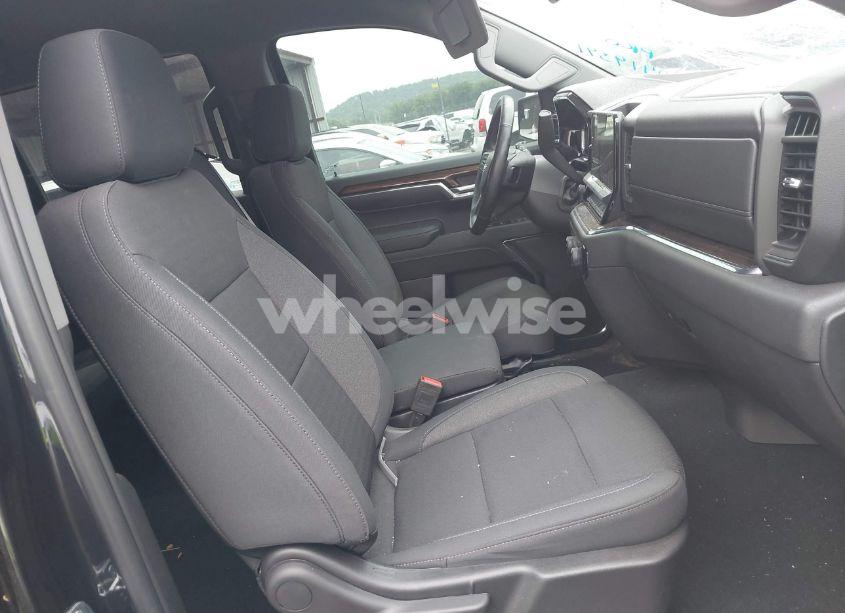 Photo 5 of 2024 Chevrolet Silverado 1500 4WD SHORT BED LT WITH 2FL (VIN 3GCPDKEK9RG228788)