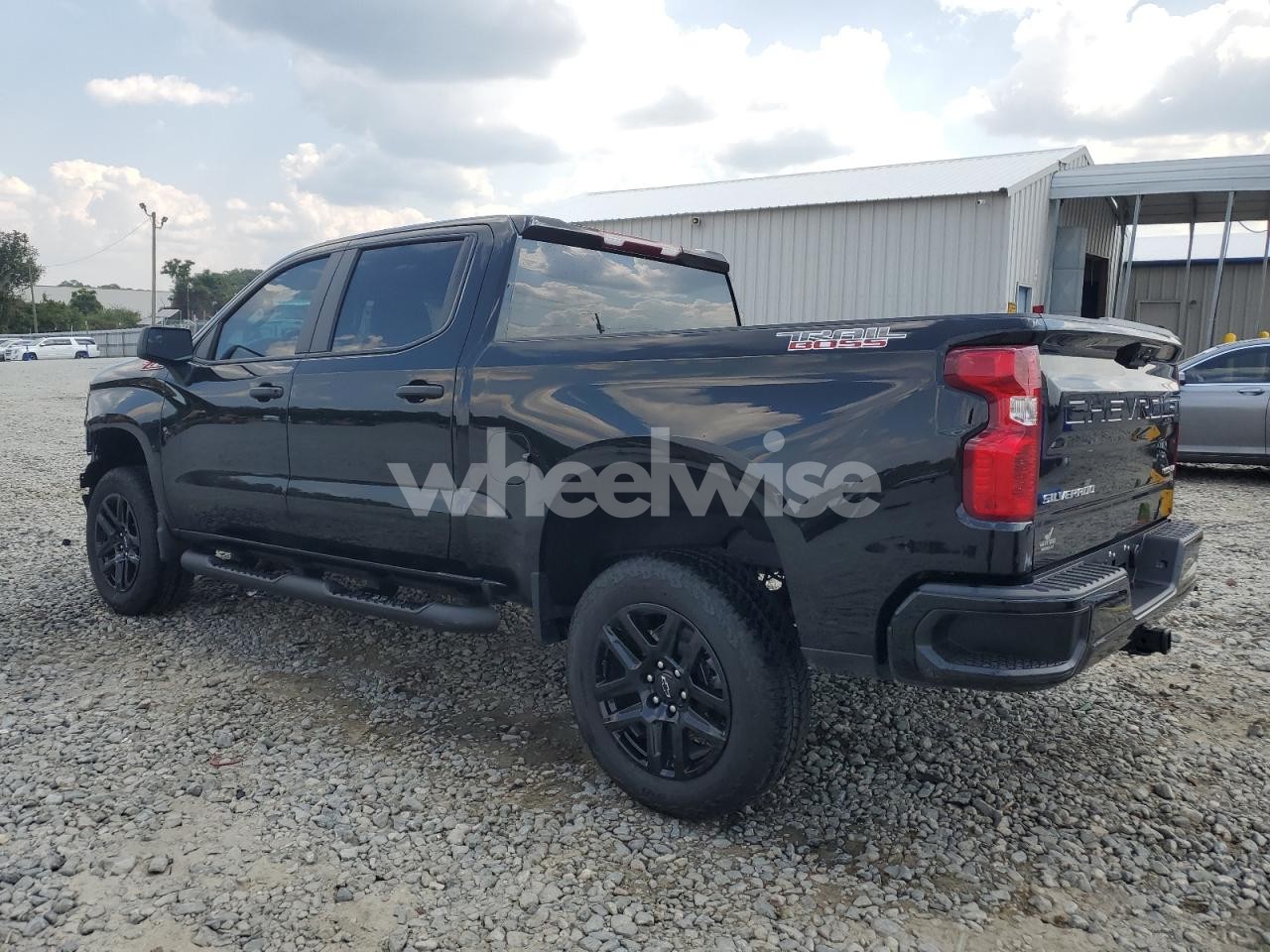 Photo 2 of 2025 CHEVROLET SILVERADO K1500 TRAIL BOSS CUSTOM (VIN 3GCPKCEK5SG178943)