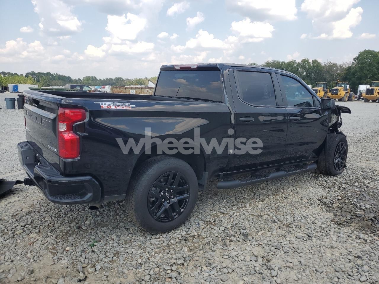 Photo 3 of 2025 CHEVROLET SILVERADO K1500 TRAIL BOSS CUSTOM (VIN 3GCPKCEK5SG178943)