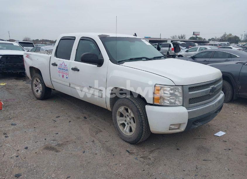 2011 Chevrolet Silverado 1500 LS (VIN 3GCPKREA0BG396458) main photo