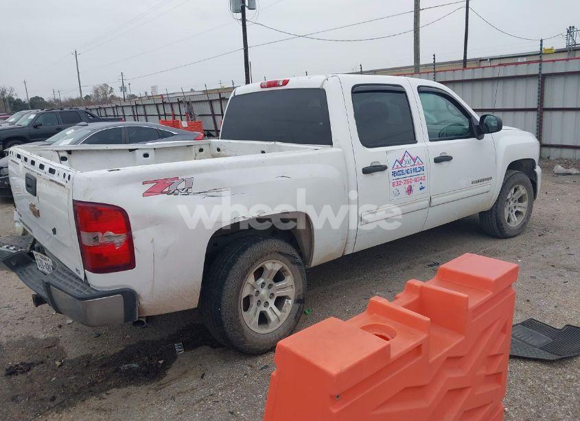 Photo 4 of 2011 Chevrolet Silverado 1500 LS (VIN 3GCPKREA0BG396458)