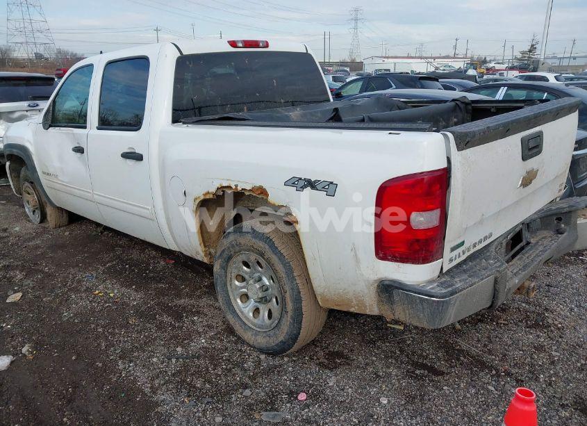 Photo 3 of 2011 Chevrolet Silverado 1500 LS (VIN 3GCPKREA1BG124050)