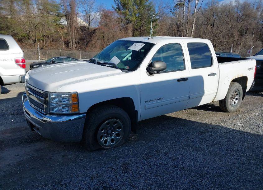 Photo 2 of 2012 Chevrolet Silverado 1500 LS (VIN 3GCPKREA1CG194228)