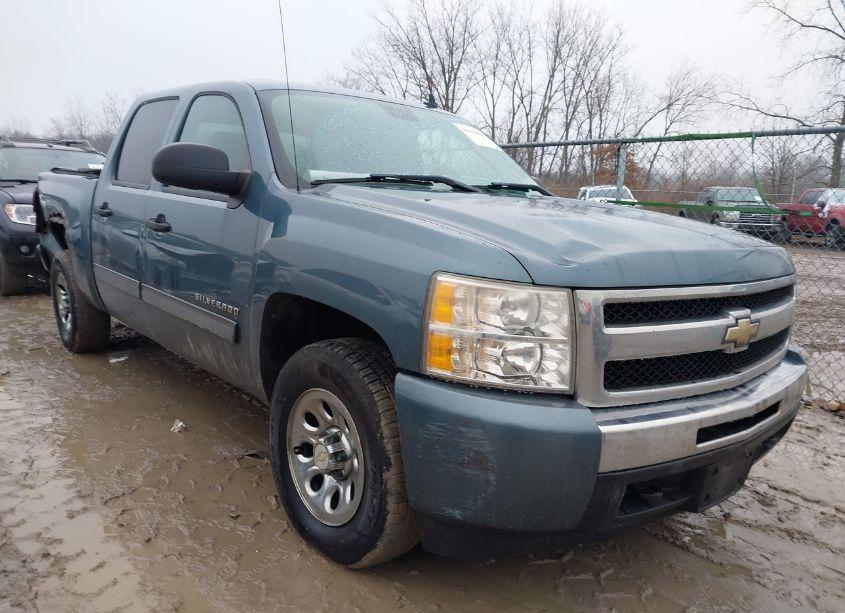 2011 Chevrolet Silverado 1500 LS (VIN 3GCPKREA2BG399278) main photo