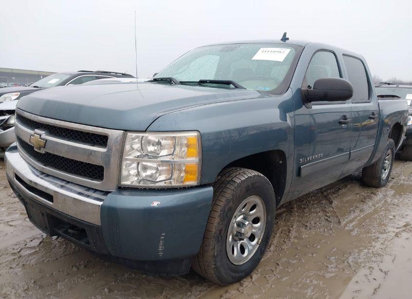 Photo 2 of 2011 Chevrolet Silverado 1500 LS (VIN 3GCPKREA2BG399278)