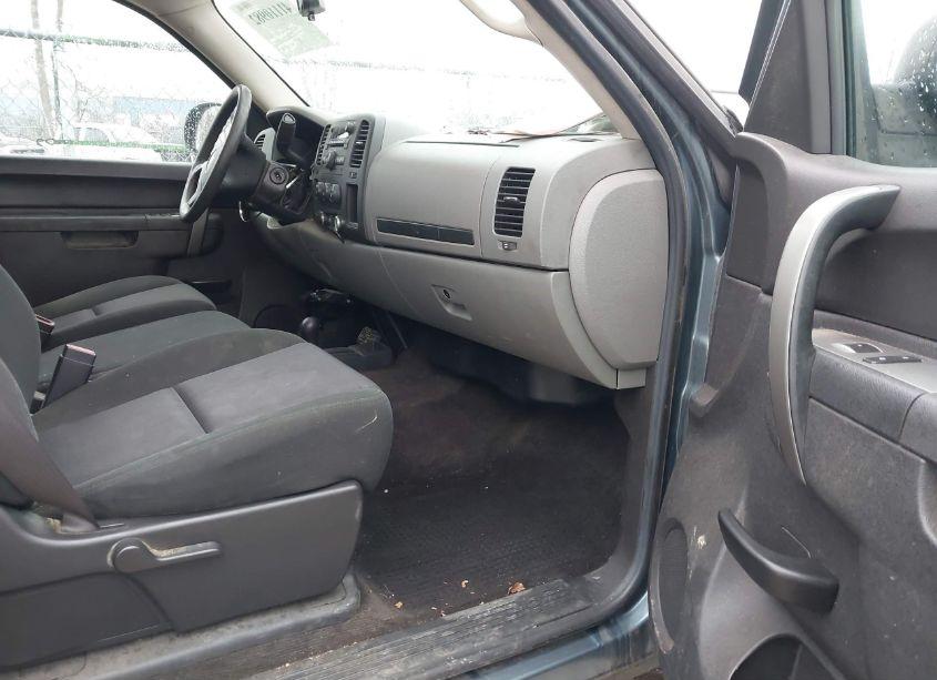 Photo 5 of 2011 Chevrolet Silverado 1500 LS (VIN 3GCPKREA2BG399278)