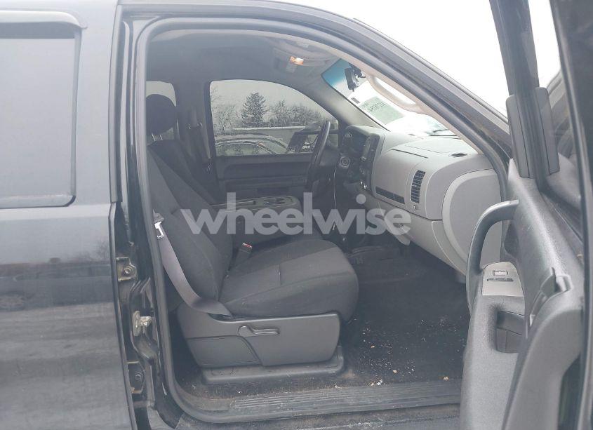 Photo 5 of 2011 Chevrolet Silverado 1500 LS (VIN 3GCPKREA6BG378918)