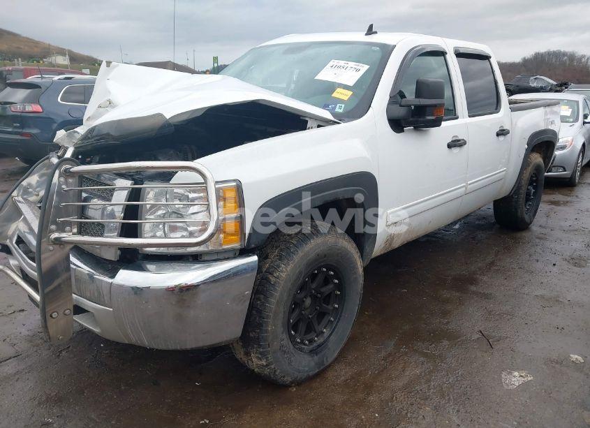 Photo 2 of 2013 Chevrolet Silverado 1500 LS (VIN 3GCPKREA6DG225023)