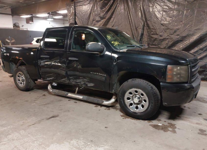 2011 Chevrolet Silverado 1500 LS (VIN 3GCPKREA8BG155926) main photo