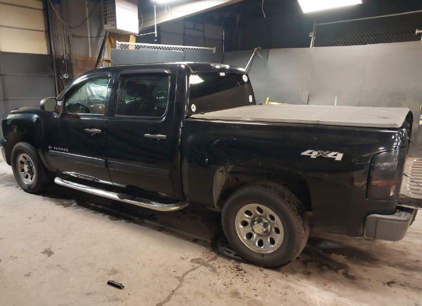 Photo 3 of 2011 Chevrolet Silverado 1500 LS (VIN 3GCPKREA8BG155926)