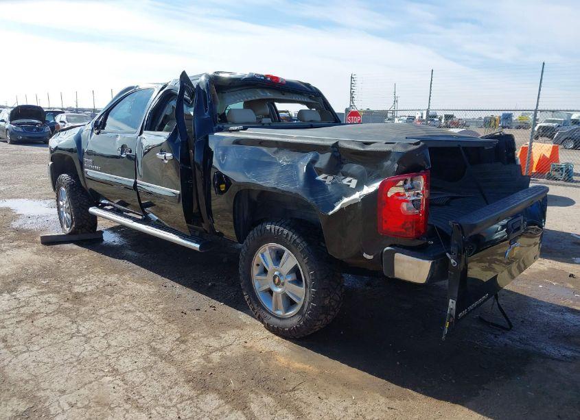 Photo 3 of 2013 Chevrolet Silverado 1500 LT (VIN 3GCPKSE24DG379326)