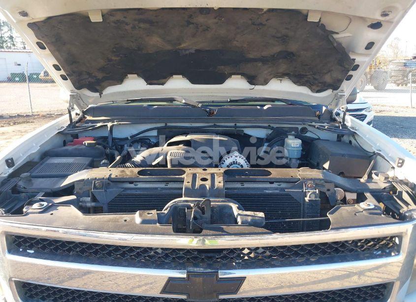 Photo 10 of 2011 Chevrolet Silverado 1500 LT (VIN 3GCPKSE30BG234970)