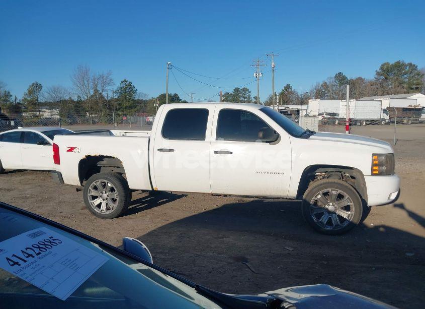 Photo 13 of 2011 Chevrolet Silverado 1500 LT (VIN 3GCPKSE30BG234970)