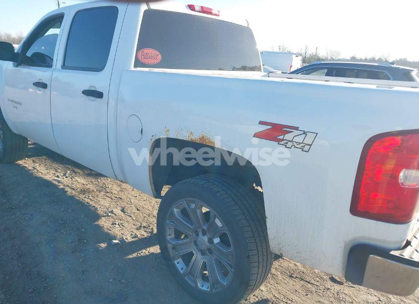 Photo 6 of 2011 Chevrolet Silverado 1500 LT (VIN 3GCPKSE30BG234970)