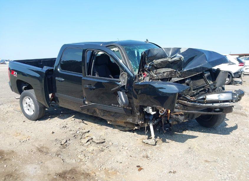 2011 Chevrolet Silverado 1500 LT (VIN 3GCPKSE30BG252580) main photo