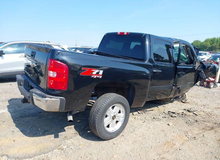 Photo 4 of 2011 Chevrolet Silverado 1500 LT (VIN 3GCPKSE30BG252580)