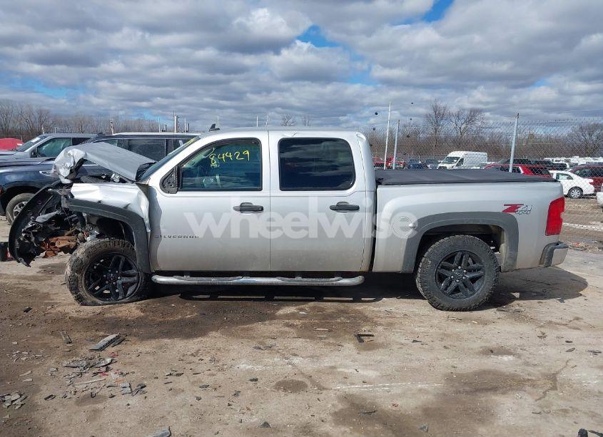 Photo 14 of 2011 Chevrolet Silverado 1500 LT (VIN 3GCPKSE30BG262526)
