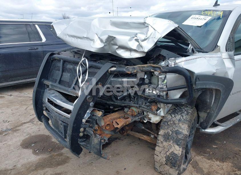 Photo 6 of 2011 Chevrolet Silverado 1500 LT (VIN 3GCPKSE30BG262526)