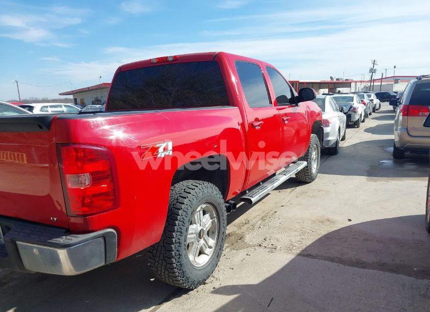 Photo 4 of 2011 Chevrolet Silverado 1500 LT (VIN 3GCPKSE30BG402669)