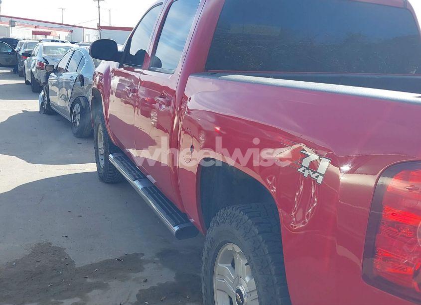 Photo 6 of 2011 Chevrolet Silverado 1500 LT (VIN 3GCPKSE30BG402669)