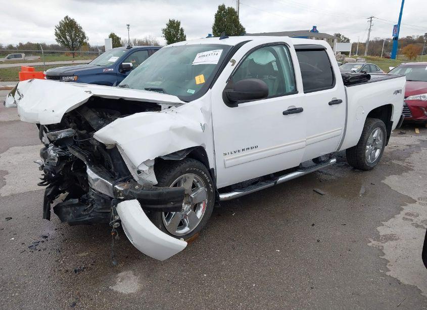 Photo 2 of 2011 Chevrolet Silverado 1500 LT (VIN 3GCPKSE31BG174021)