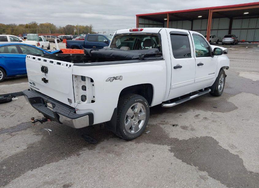 Photo 4 of 2011 Chevrolet Silverado 1500 LT (VIN 3GCPKSE31BG174021)