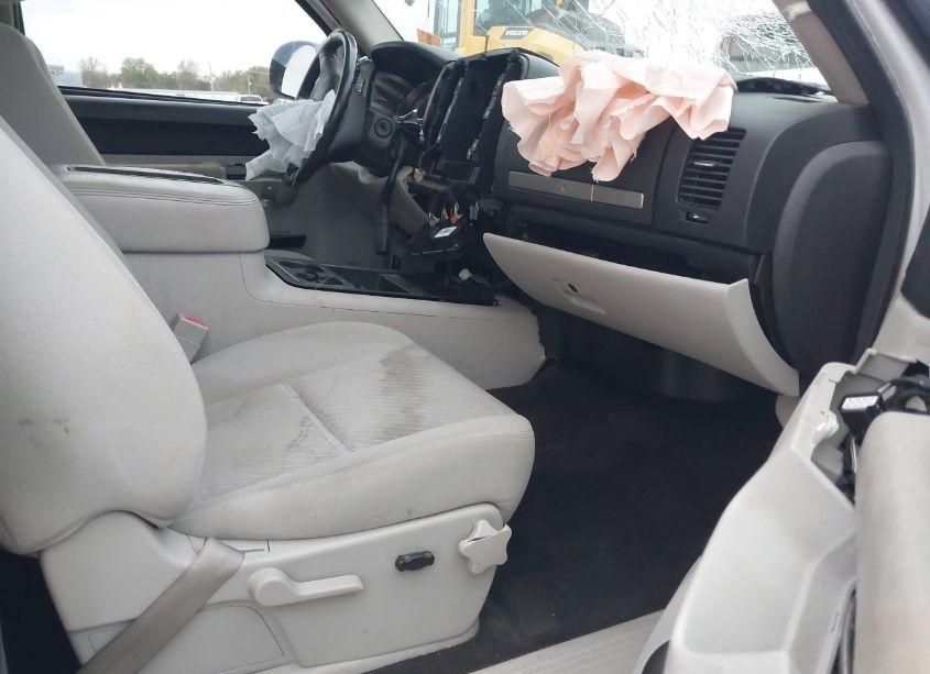 Photo 5 of 2011 Chevrolet Silverado 1500 LT (VIN 3GCPKSE31BG174021)