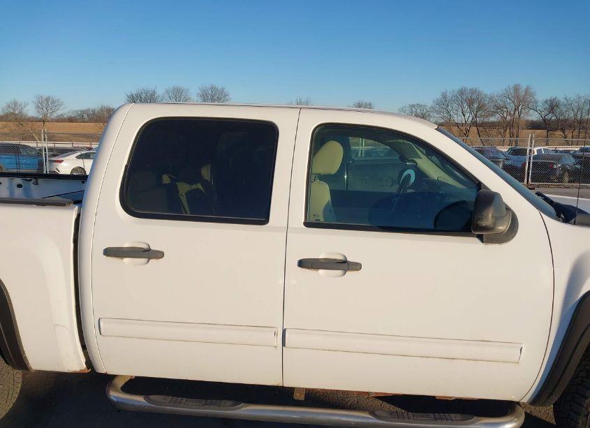 Photo 13 of 2011 Chevrolet Silverado 1500 LT (VIN 3GCPKSE31BG246321)