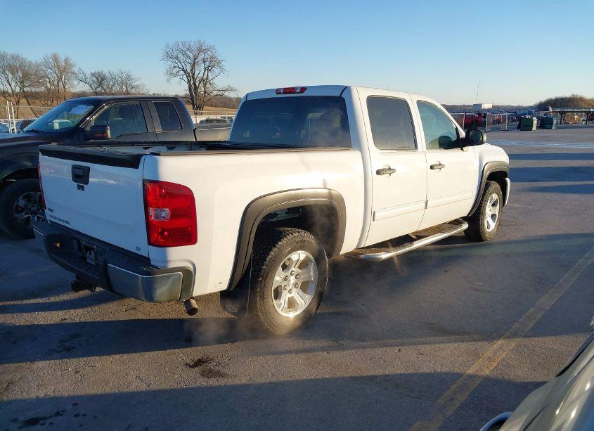 Photo 4 of 2011 Chevrolet Silverado 1500 LT (VIN 3GCPKSE31BG246321)