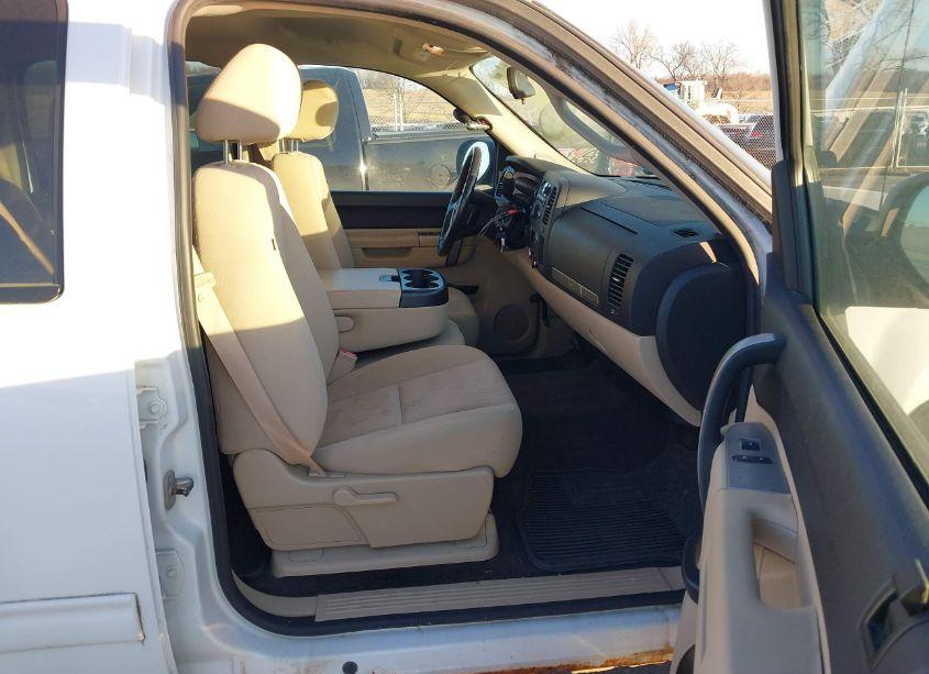 Photo 5 of 2011 Chevrolet Silverado 1500 LT (VIN 3GCPKSE31BG246321)