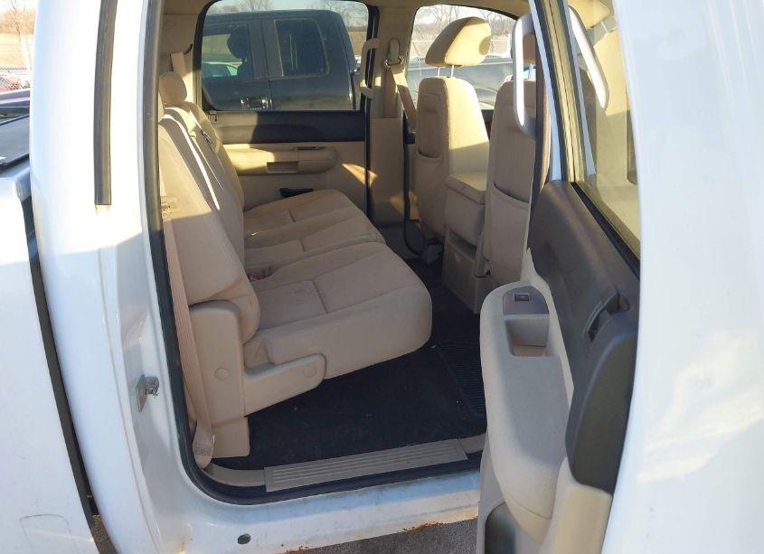 Photo 8 of 2011 Chevrolet Silverado 1500 LT (VIN 3GCPKSE31BG246321)