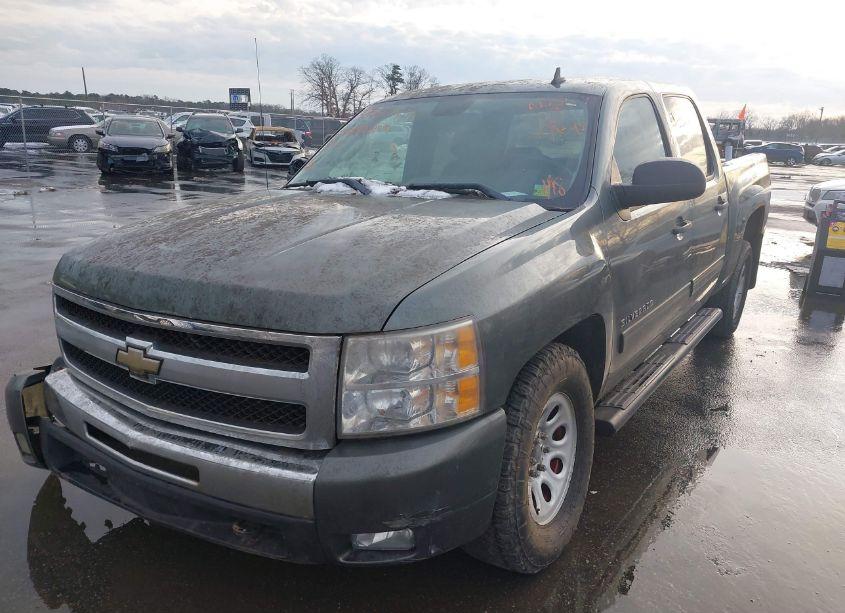 Photo 2 of 2011 Chevrolet Silverado 1500 LT (VIN 3GCPKSE31BG251194)