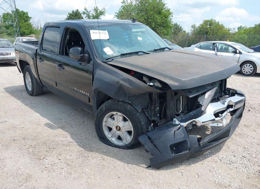 2011 Chevrolet Silverado 1500 LT (VIN 3GCPKSE31BG372744) main photo
