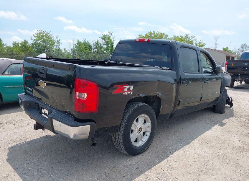 Photo 4 of 2011 Chevrolet Silverado 1500 LT (VIN 3GCPKSE31BG372744)