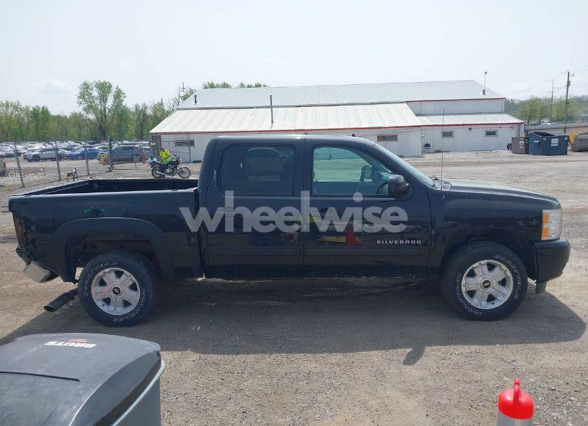 Photo 14 of 2011 Chevrolet Silverado 1500 LT (VIN 3GCPKSE32BG215918)